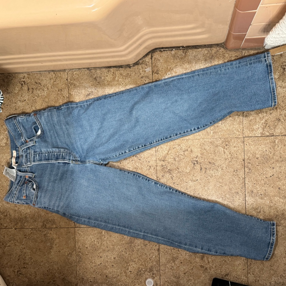 Levi's Women's Ribcage Straight Leg Denim Jeans/ 26/ Great Condition.
